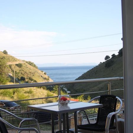 Orea Hotel Himare Buitenkant foto