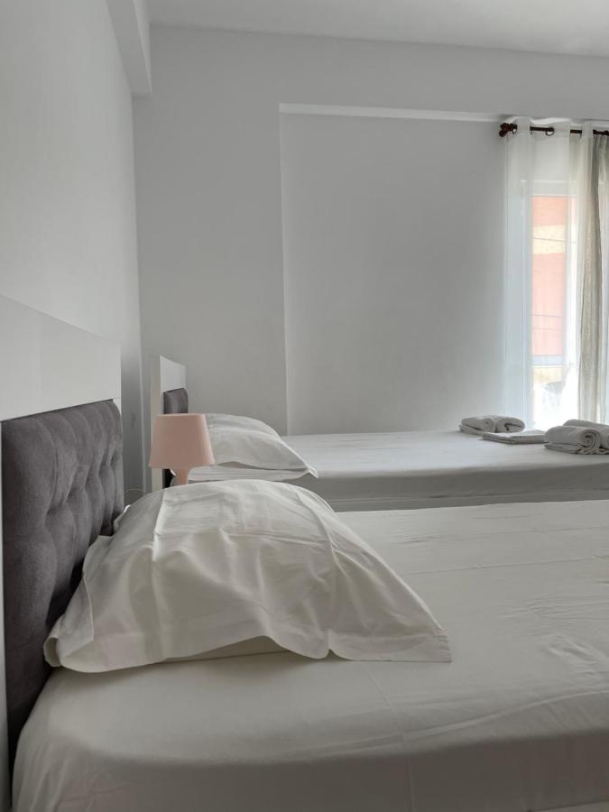 Orea Hotel Himare Buitenkant foto