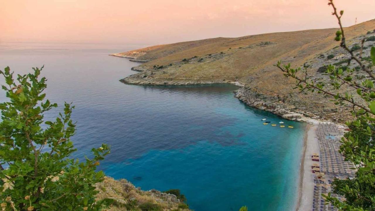 Orea Hotel Himare Buitenkant foto