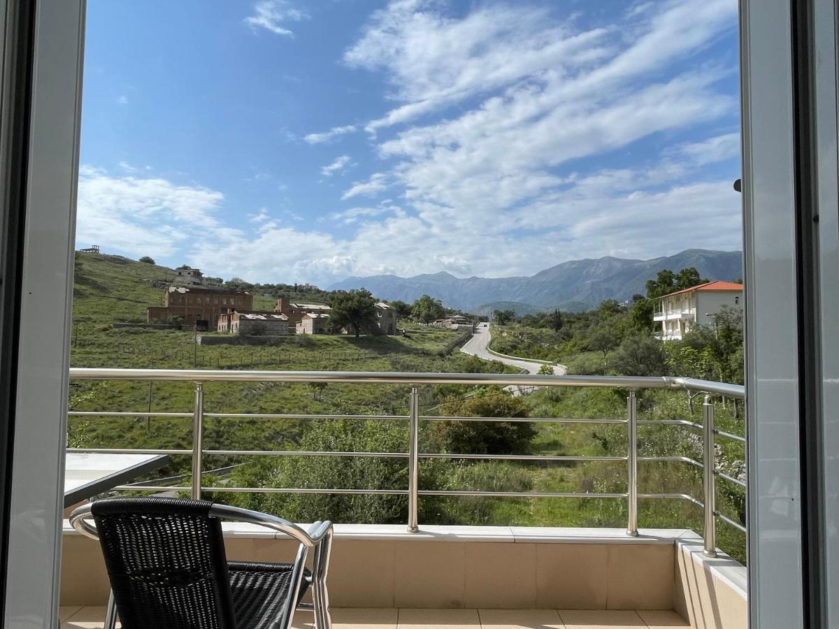 Orea Hotel Himare Buitenkant foto