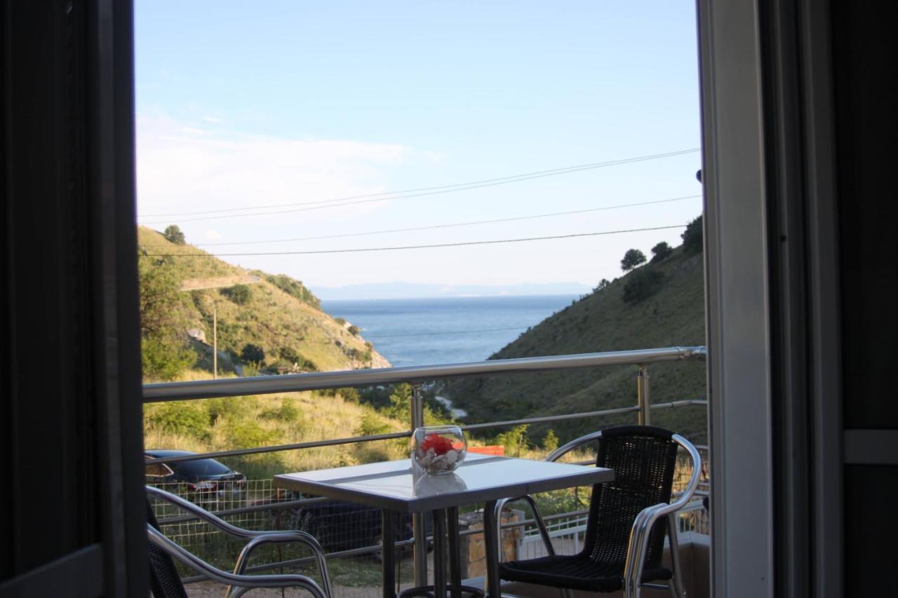 Orea Hotel Himare Buitenkant foto